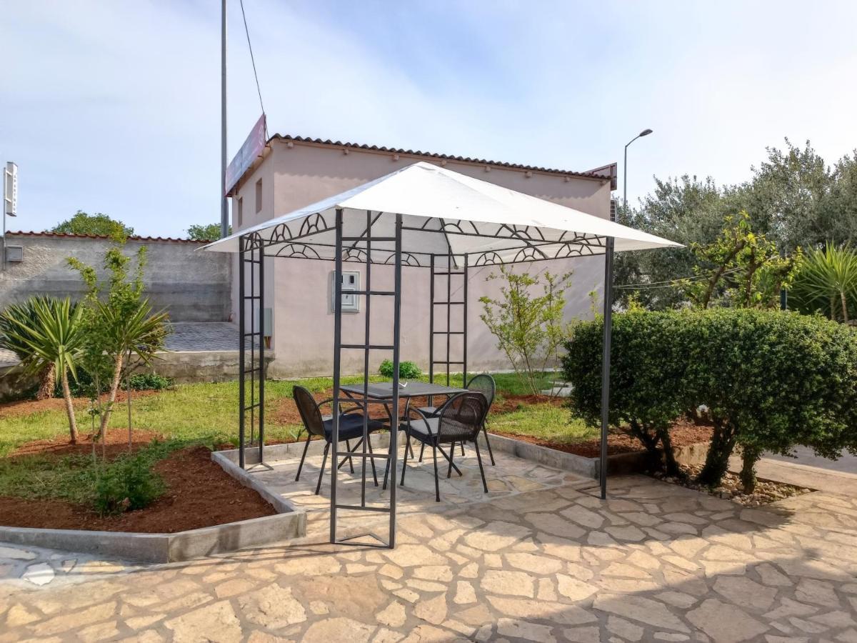 Pool House Luka Apartment Zadar Bagian luar foto