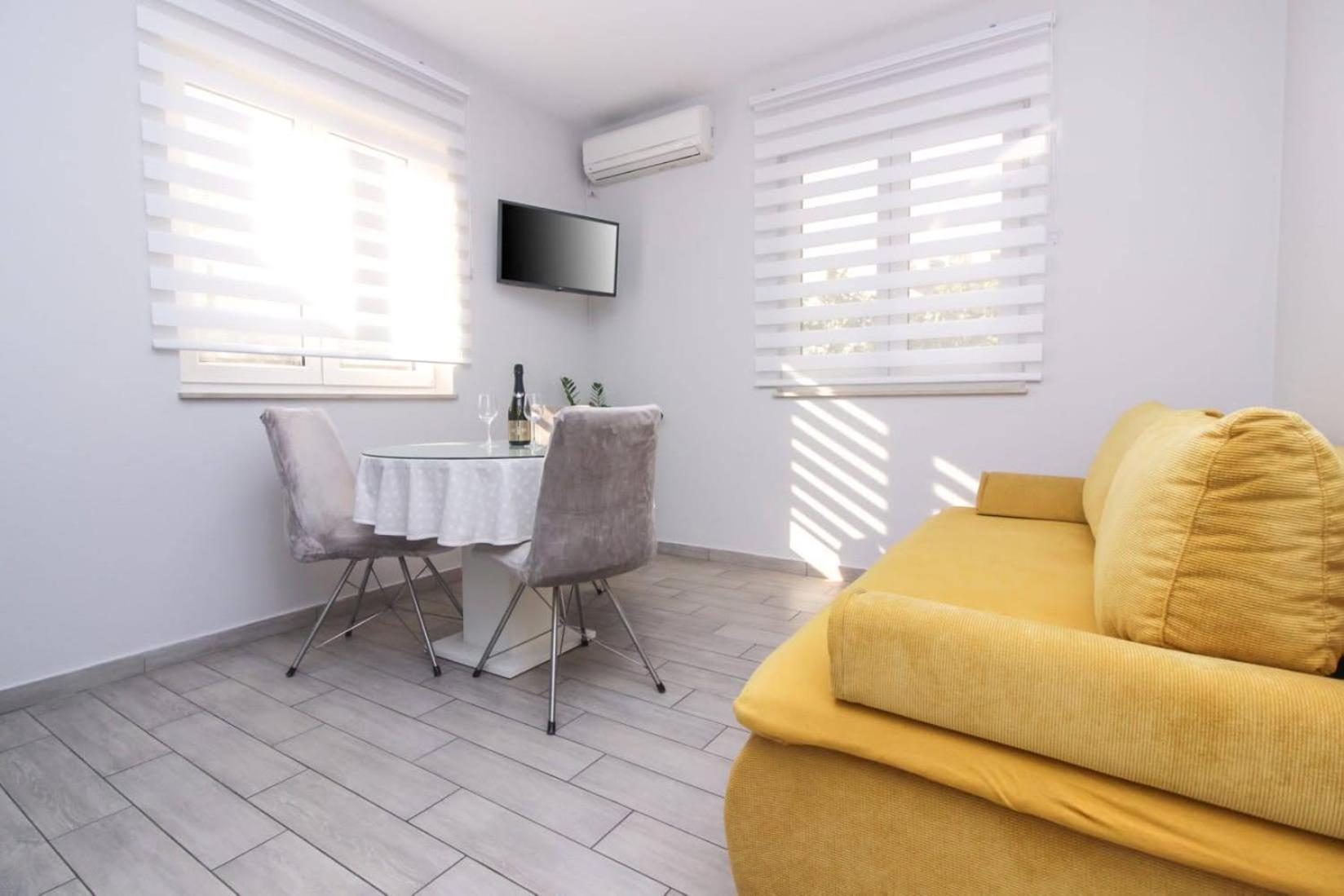 Pool House Luka Apartment Zadar Bagian luar foto
