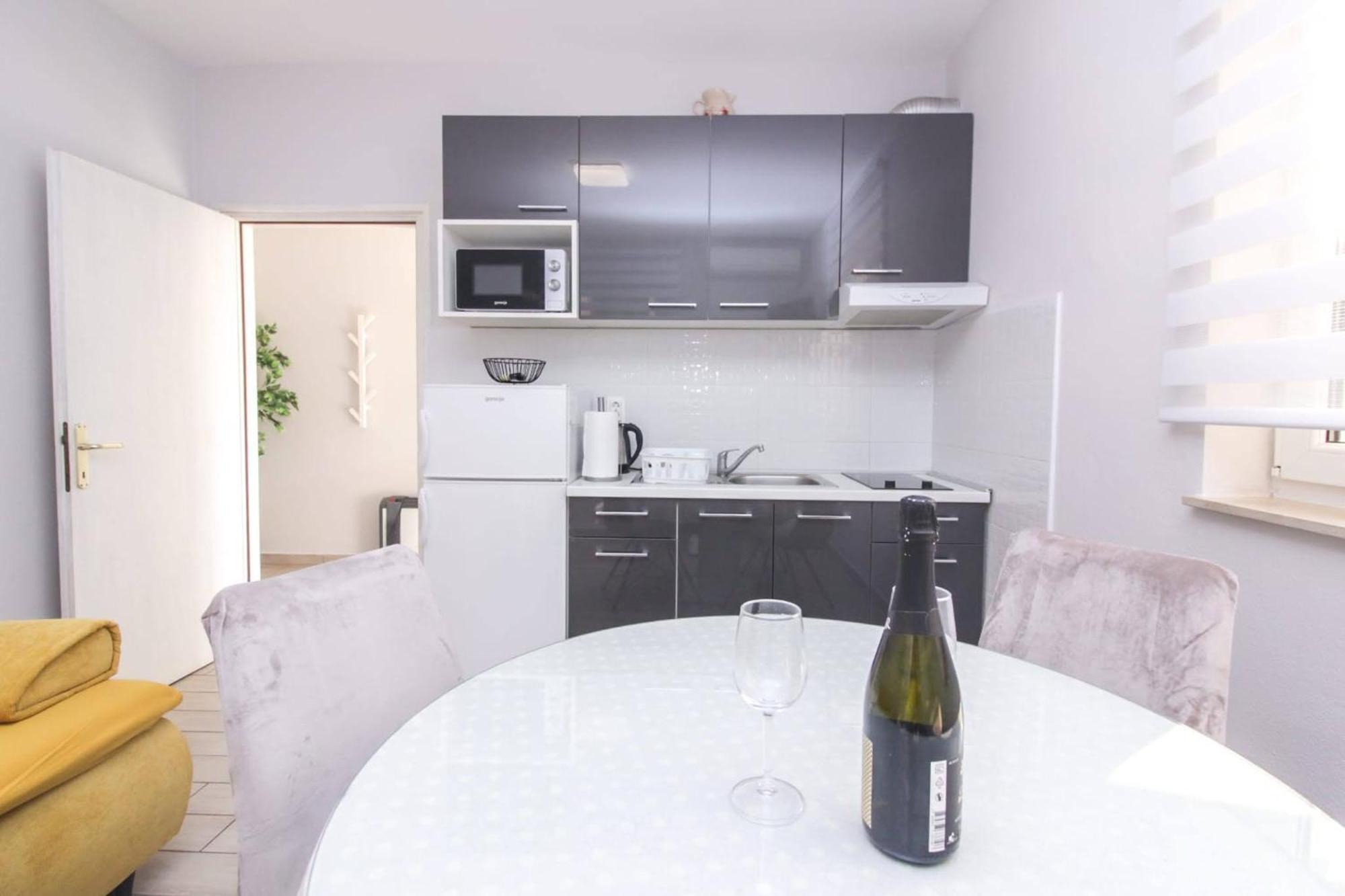 Pool House Luka Apartment Zadar Bagian luar foto