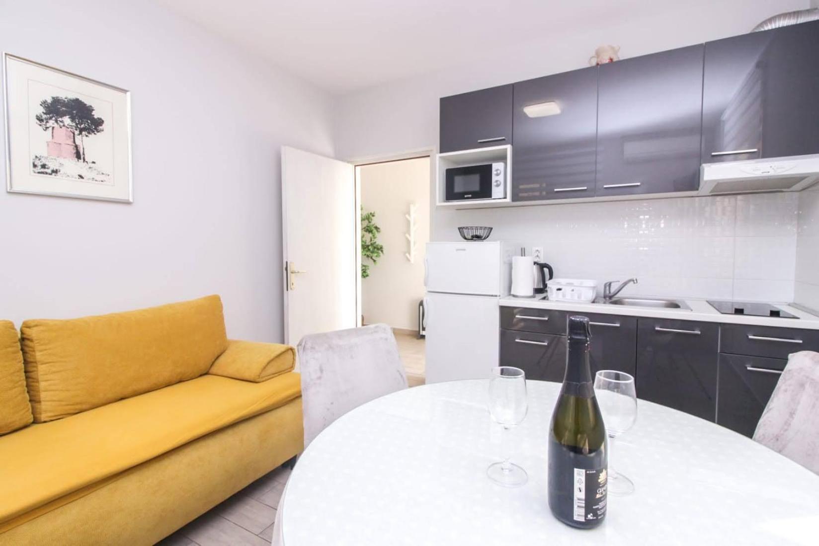 Pool House Luka Apartment Zadar Bagian luar foto
