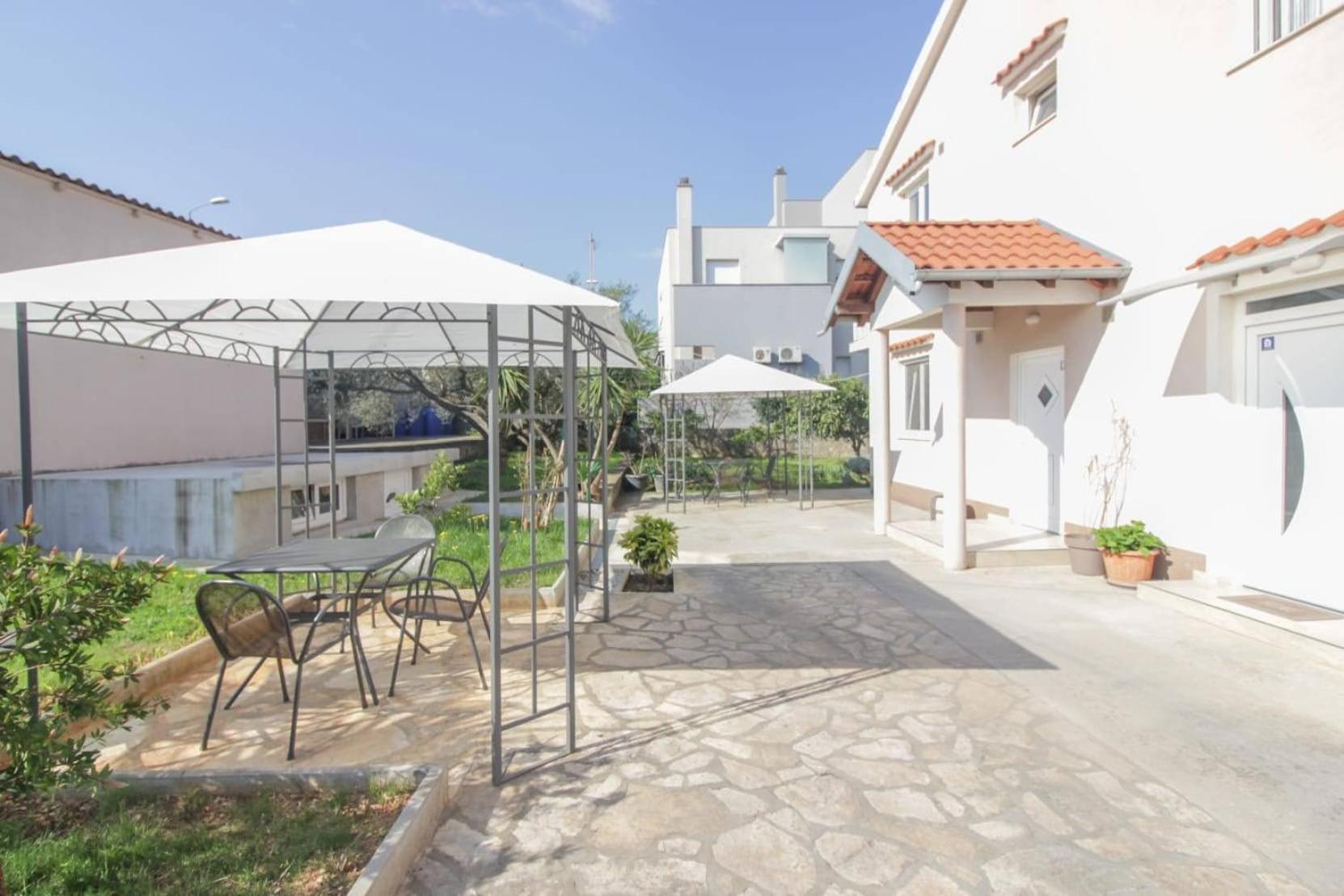 Pool House Luka Apartment Zadar Bagian luar foto